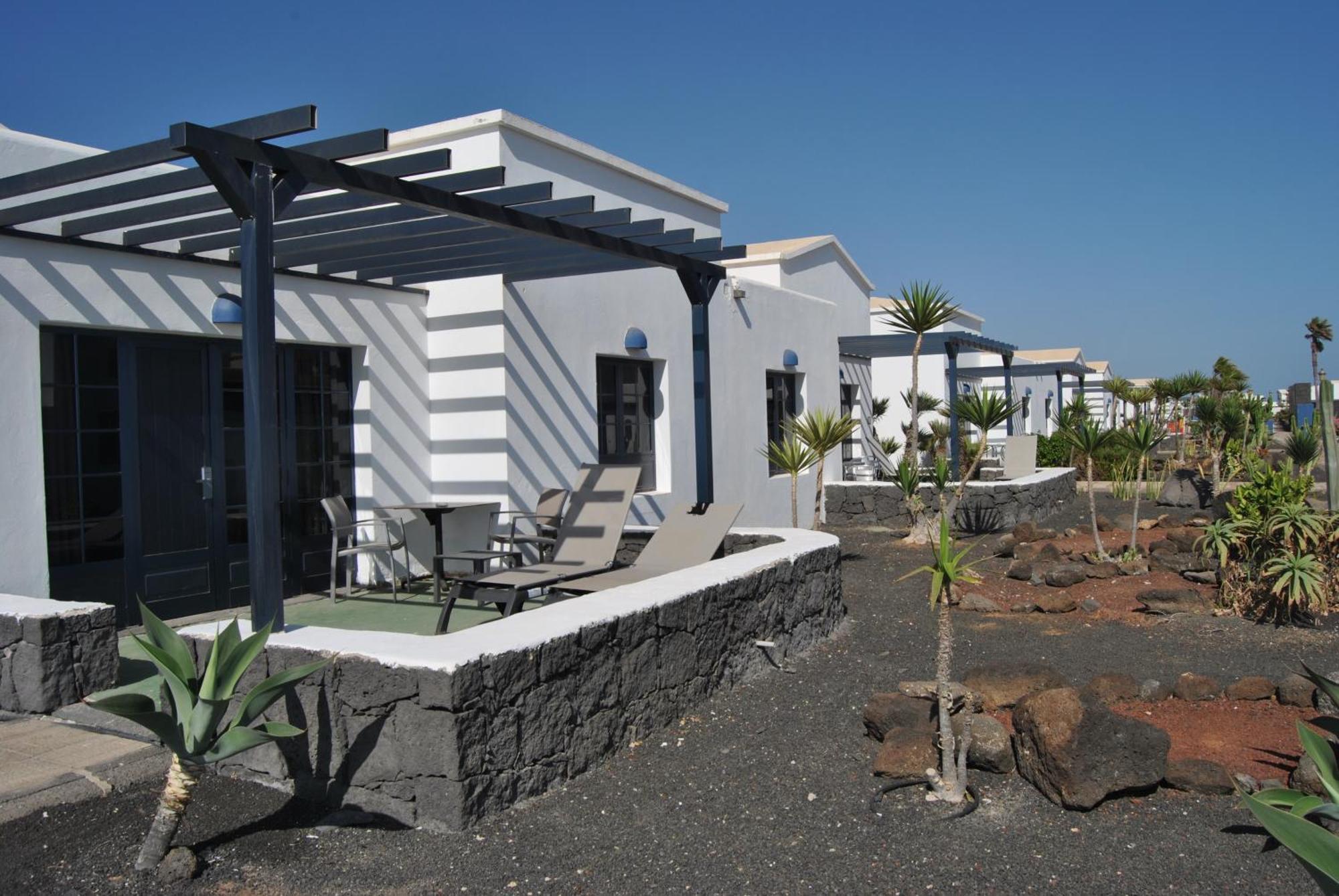 Vik Coral Beach Hotel Playa Blanca  Exterior photo