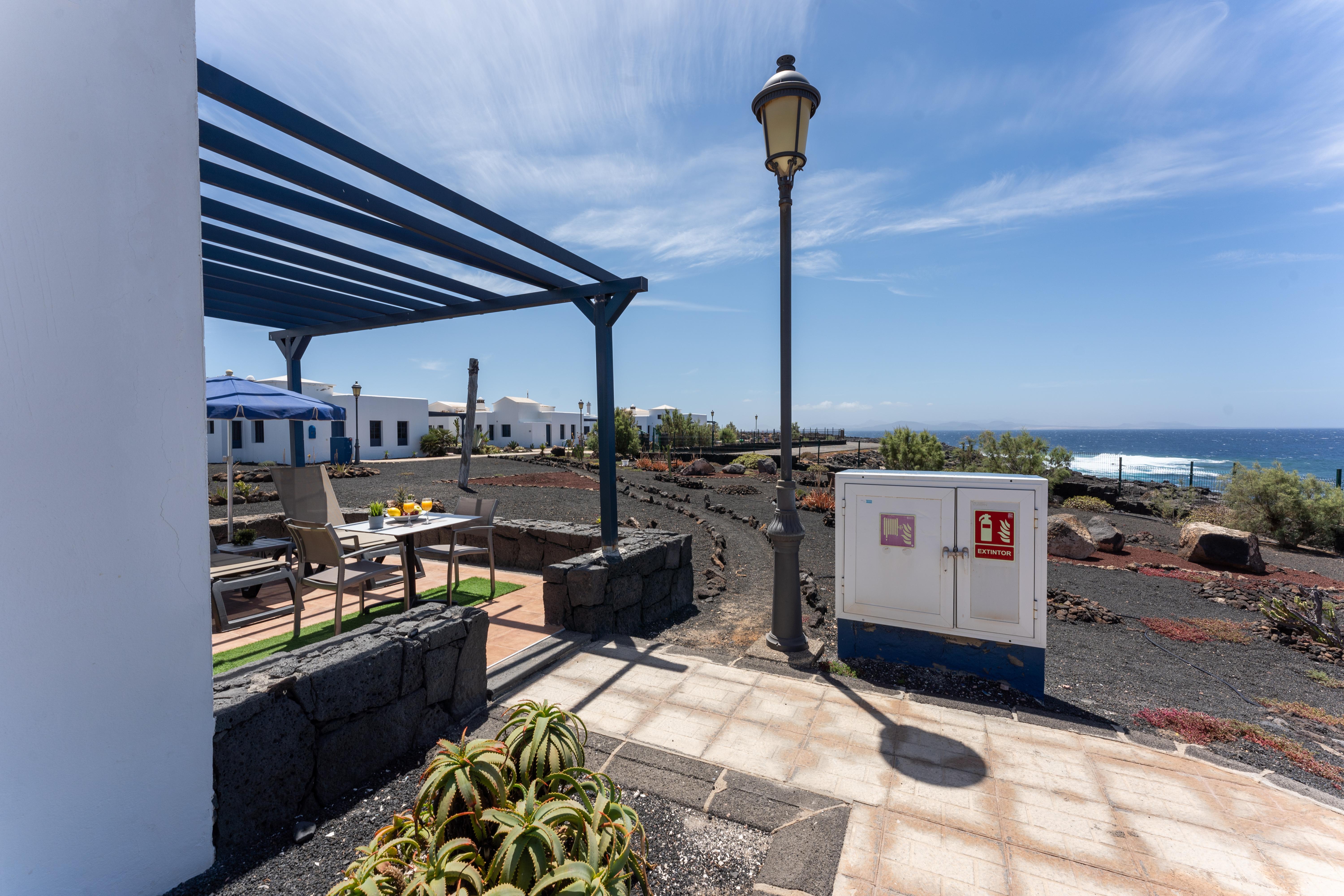 Vik Coral Beach Hotel Playa Blanca  Exterior photo