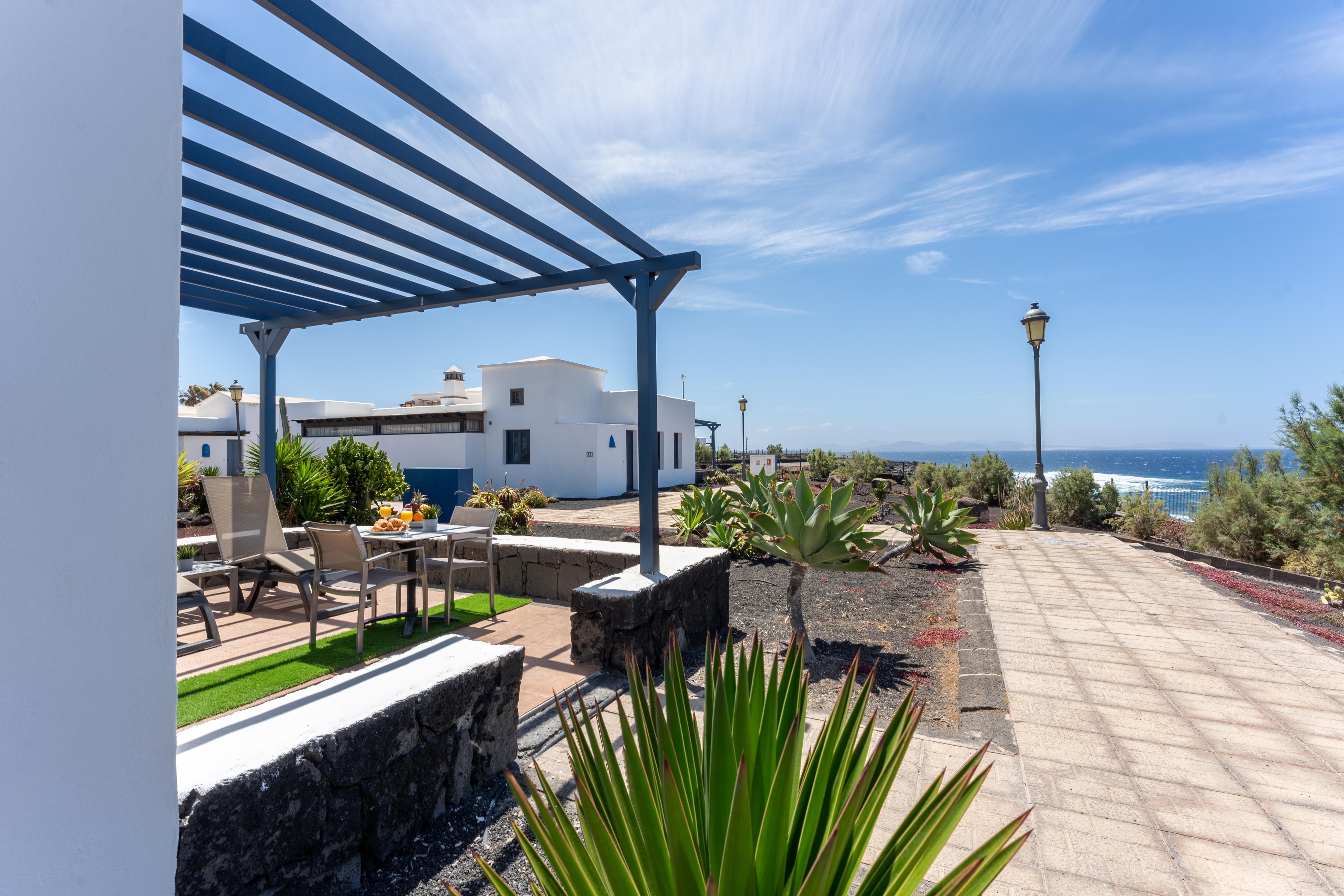 Vik Coral Beach Hotel Playa Blanca  Exterior photo