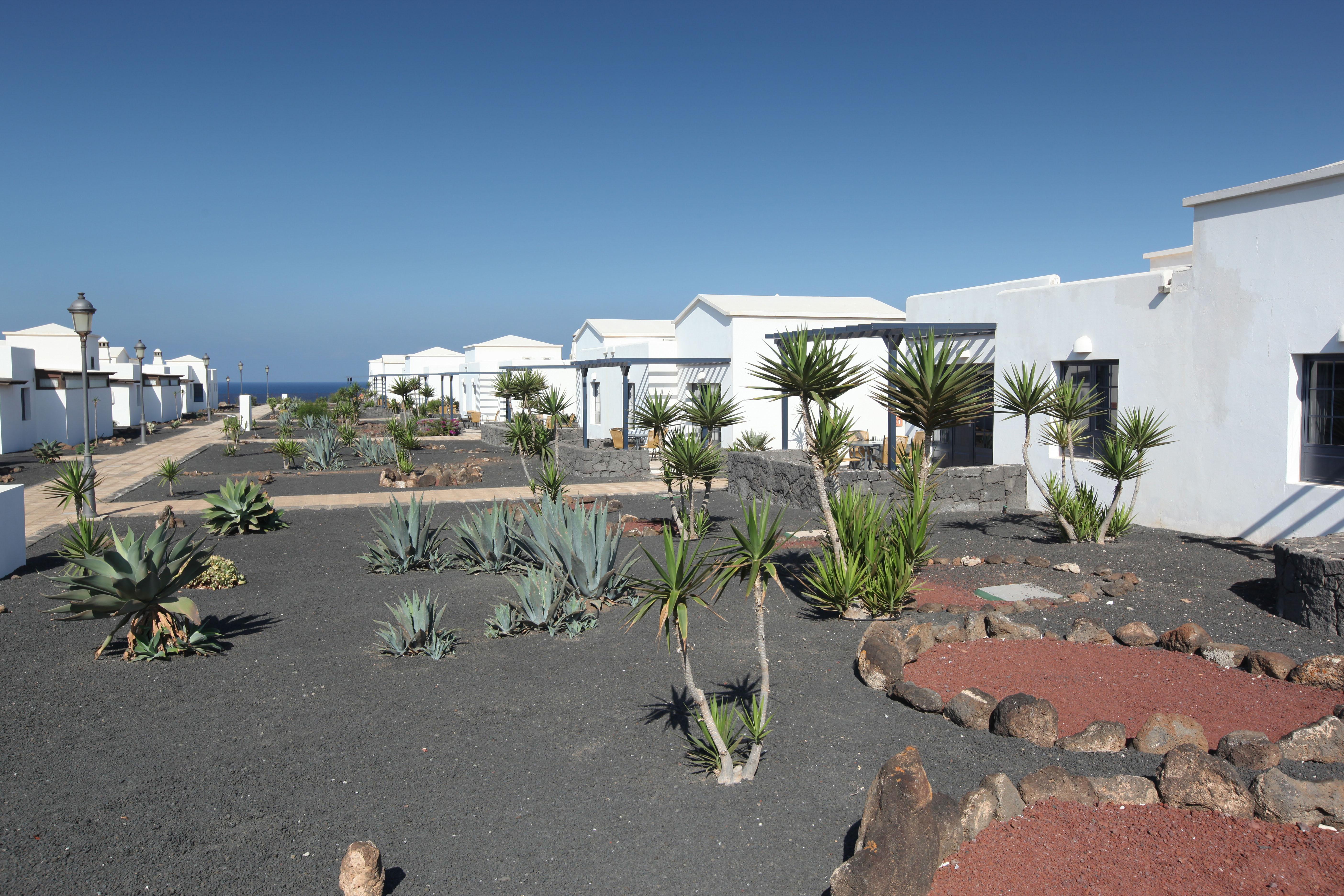 Vik Coral Beach Hotel Playa Blanca  Exterior photo