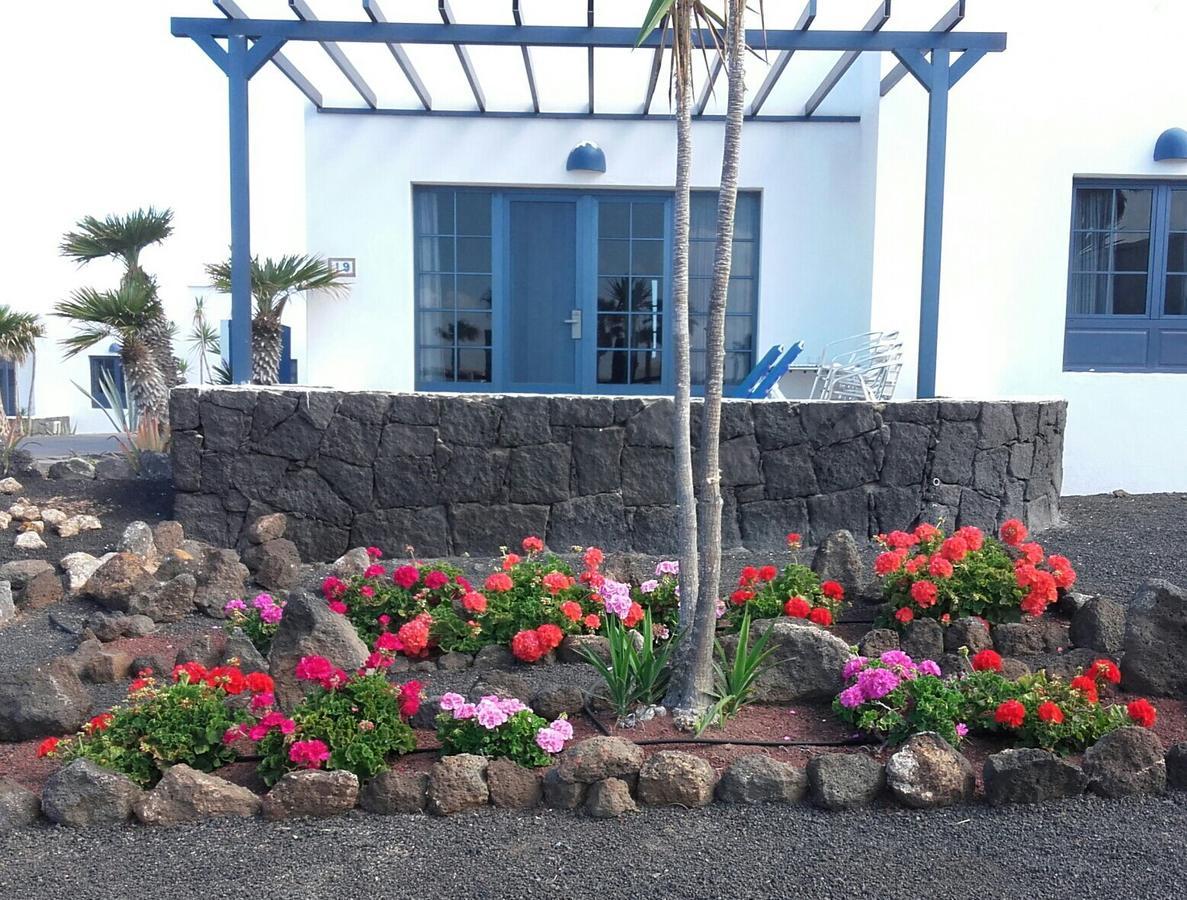 Vik Coral Beach Hotel Playa Blanca  Exterior photo