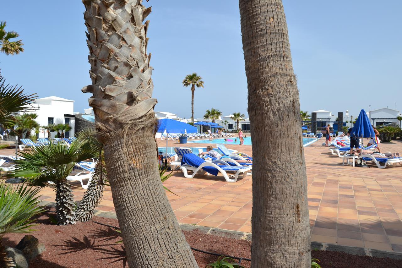 Vik Coral Beach Hotel Playa Blanca  Exterior photo